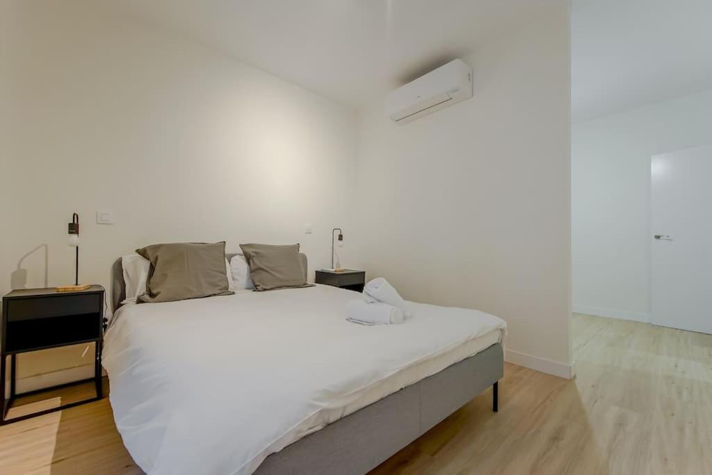 Modern Apt Para 6Px En La Plaza De Tirso De Molina Мадрид Екстериор снимка