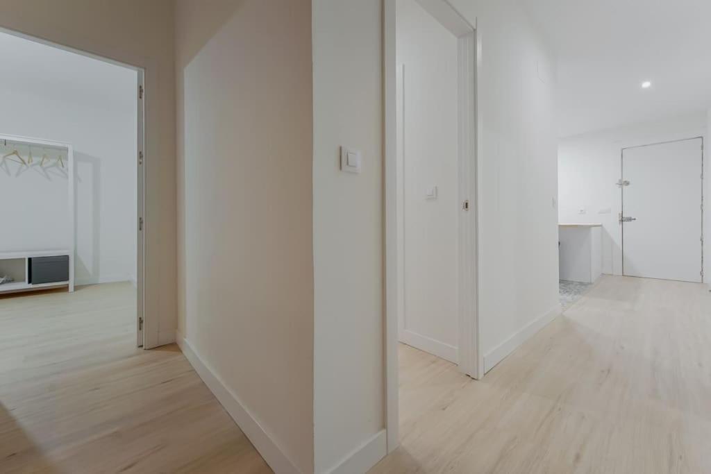 Modern Apt Para 6Px En La Plaza De Tirso De Molina Мадрид Екстериор снимка