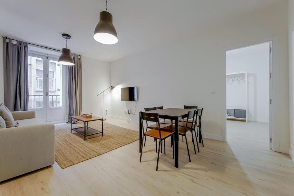Modern Apt Para 6Px En La Plaza De Tirso De Molina Мадрид Екстериор снимка