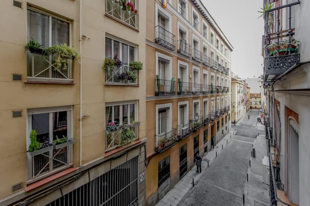Modern Apt Para 6Px En La Plaza De Tirso De Molina Мадрид Екстериор снимка