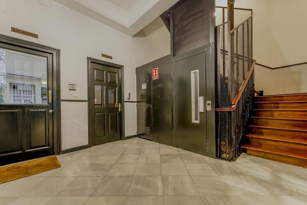 Modern Apt Para 6Px En La Plaza De Tirso De Molina Мадрид Екстериор снимка